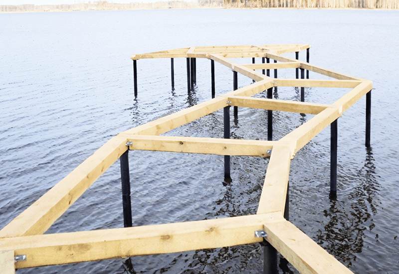 Компания «ГлавФундамент» установила пирс на винтовых сваях 2