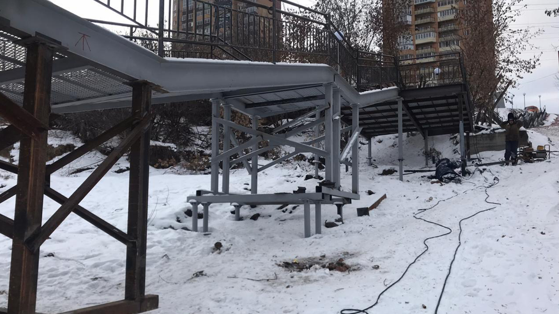 Строительство лестничного схода на винтовых сваях 5 Строительство лестничного схода на винтовых сваях 5