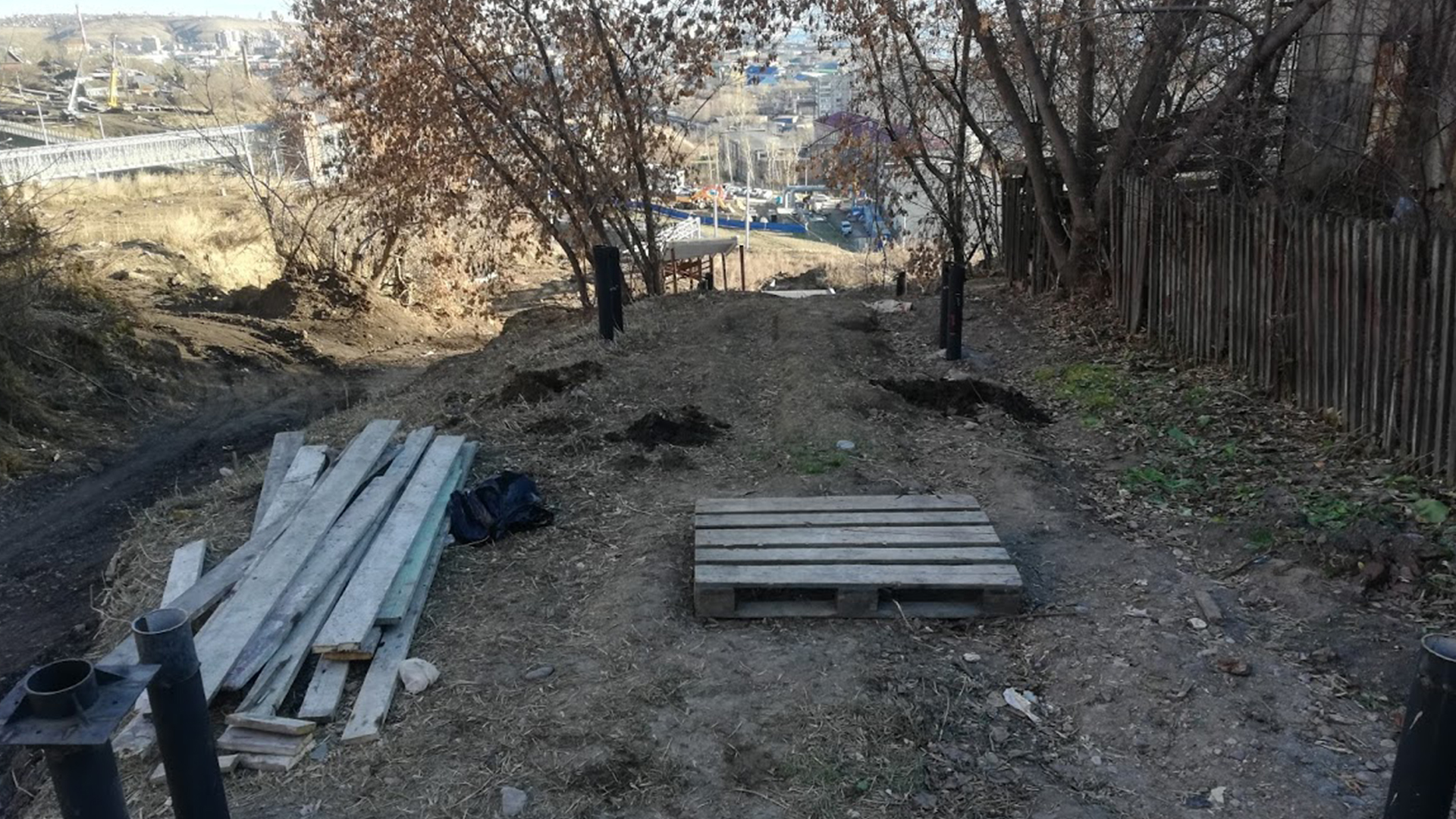 Строительство лестничного схода на винтовых сваях 2 Строительство лестничного схода на винтовых сваях 2