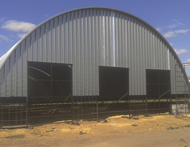 Использование винтовых свай в качестве фундамента бескаркасного ангара