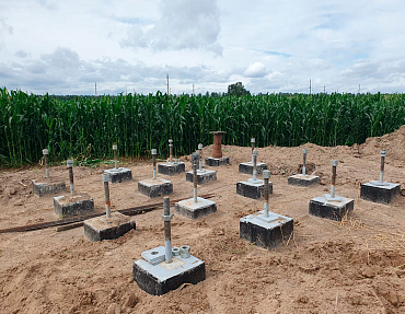 Испытания забивных свай вдавливающей и выдергивающей нагрузкой в составе фундамента опор ВЛ