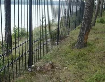 В Тюменской области завершилось строительство самого длинного забора