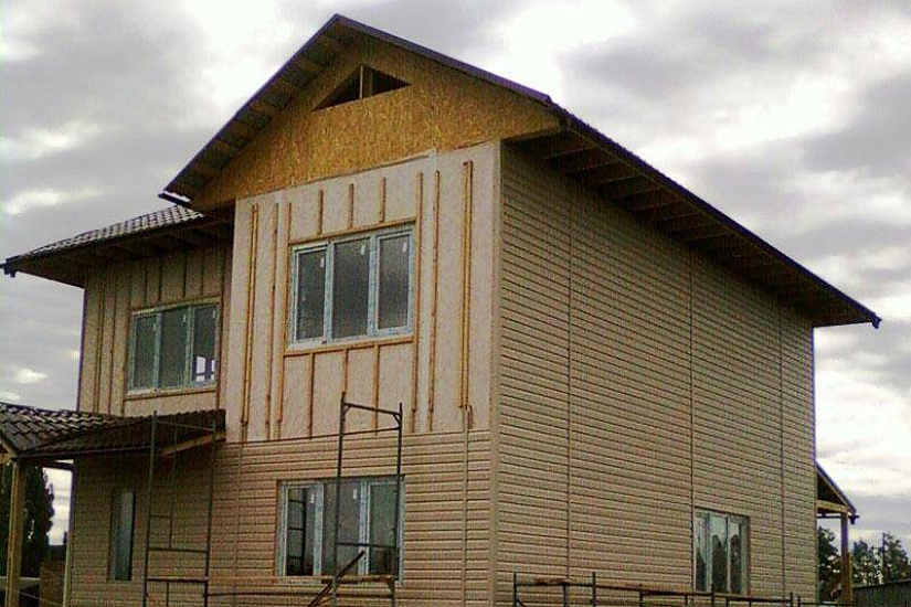 Дом каркасно-щитовой 12х13 м