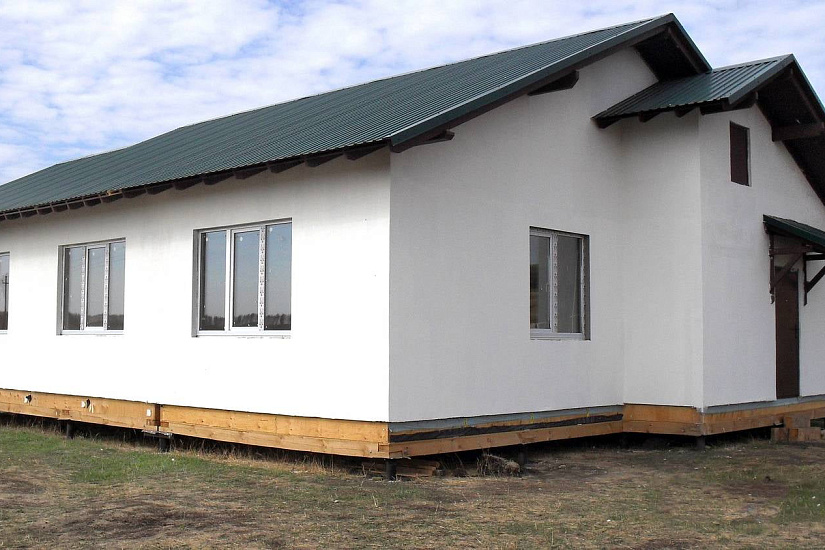 Дом каркасно-щитовой 8х8 м