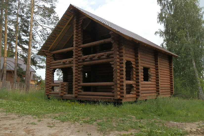 Дом из бревна 9х9 м